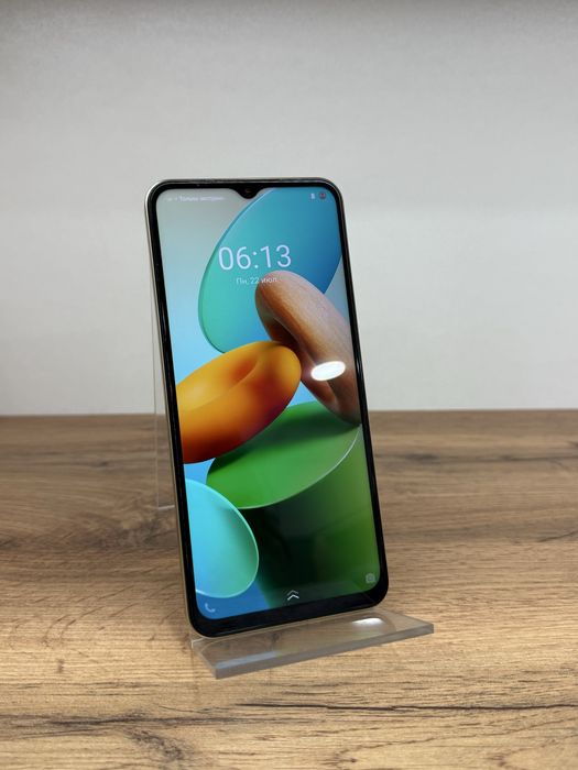 Смартфон VIVO Y35