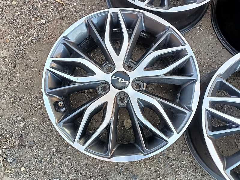 Продам оригинальные легкосплавные диски на KIA K5