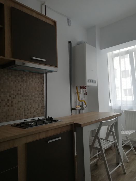 Închiriez garsonieră zona centrala -optimed