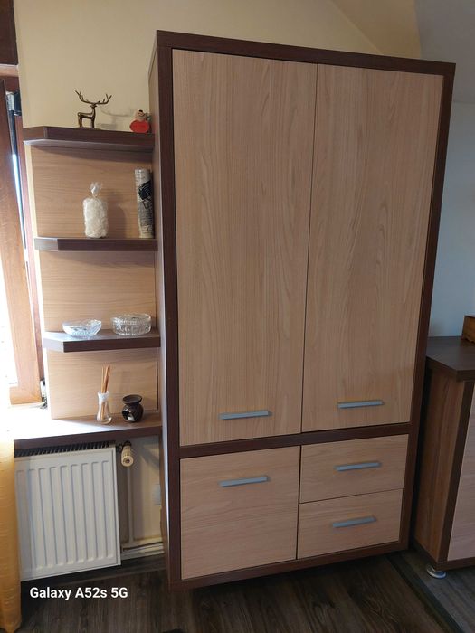 Vand mobila dormitor