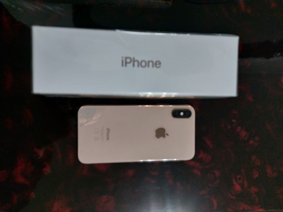 Продам Iphone XS