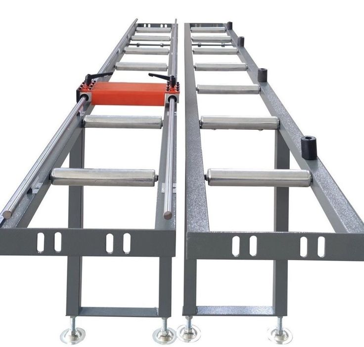 Рольган для подачи пвх окон для резки на станках станок