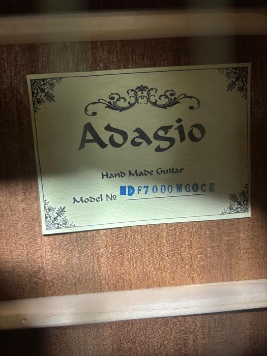 Аккустическая гитара Adagio