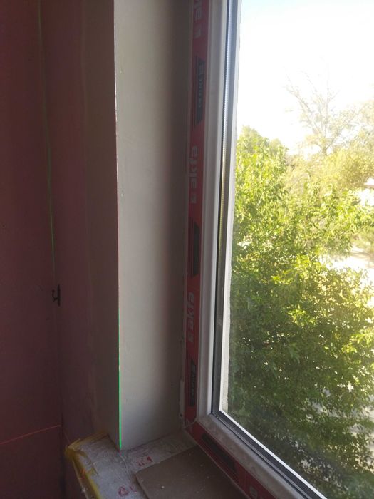 Отделка откосов после установки окон и дверей -демонтаж старых.