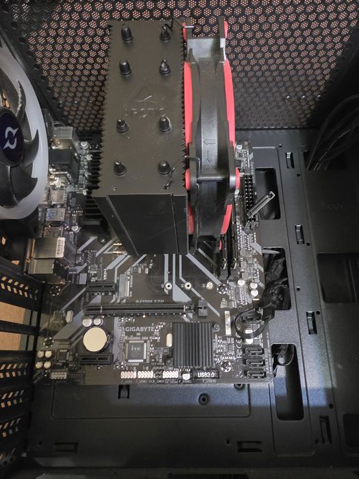 Sistem Ryzen 5600x, 32gb DDR4 3600mhz cl18 Kingston Fury Beast
