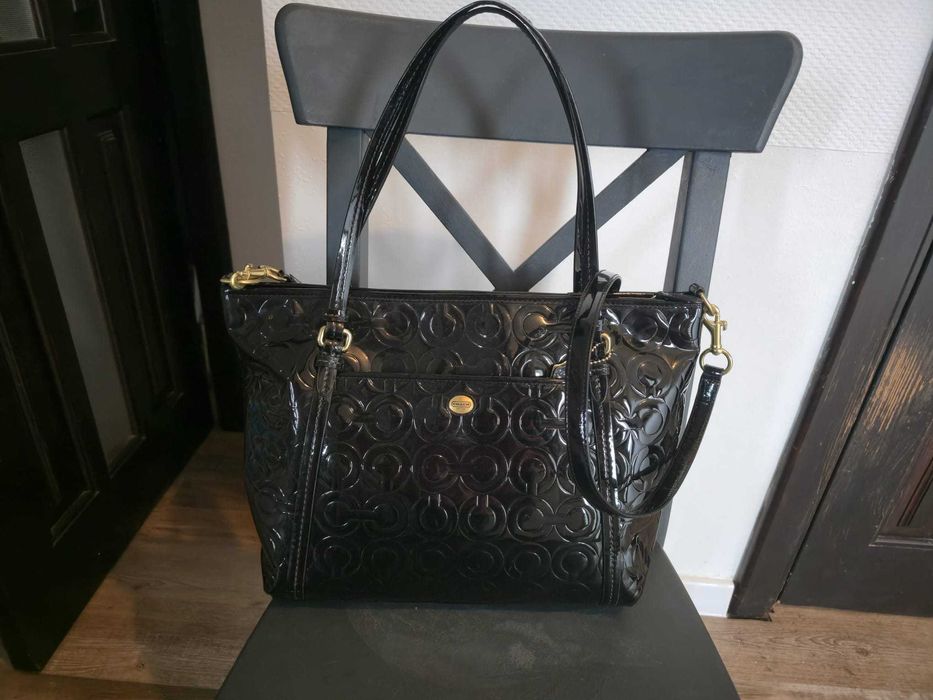 Genta mare Coach ORIGINALA neagra din piele embosata lacuita