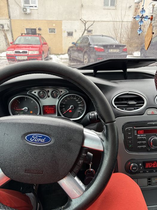 Ford Focus MK2 titanium