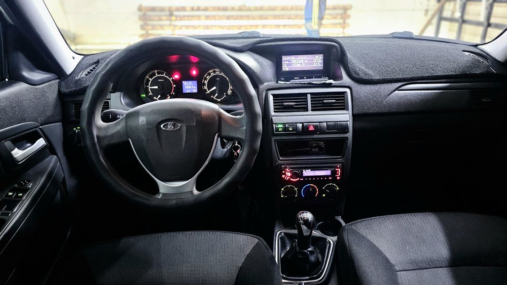 Продам 2ую приору 2014,1 хоз