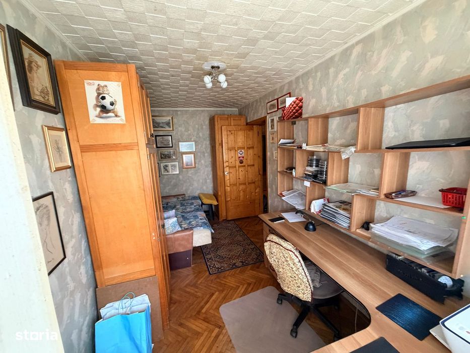 Apartament 3 camere,  Gradiste Central  decomandat, parter cu balcon