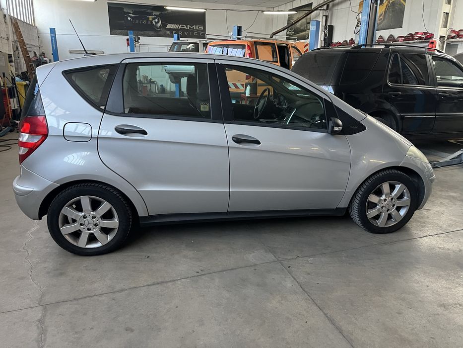 Мерцедес части A класа W169