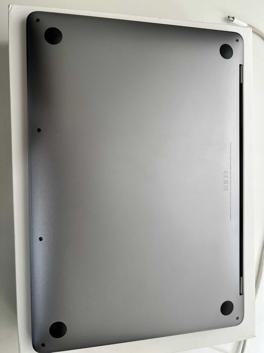 MacBook Pro 13” M2 • 24GB RAM • 1TB SSD • 2022 • Stare foarte bună