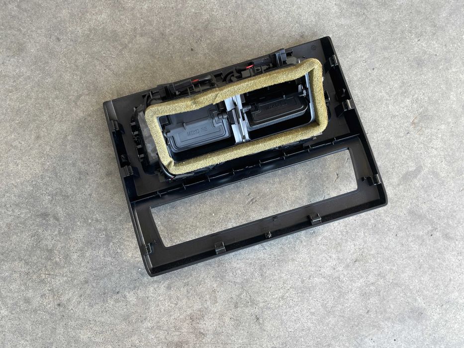 Grila ventilatie spate Vw Touareg CR7