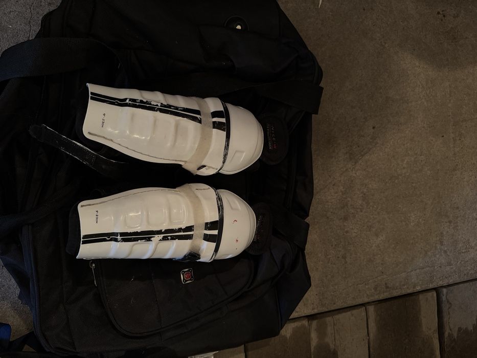 Продам хоккейную форму