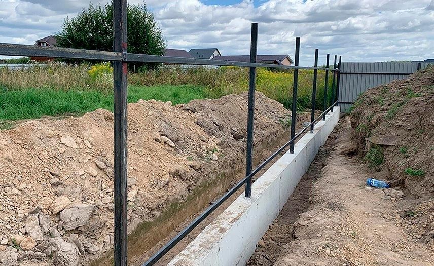 Евроштакетник установка, фундамент.