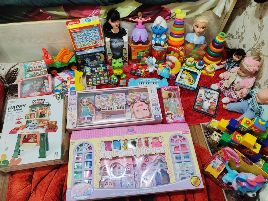 Разные игрушки для детей