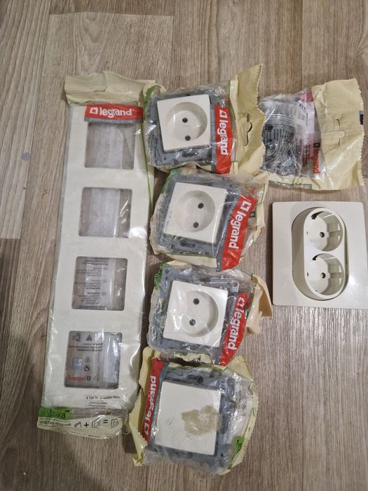 Розетки набор в комплекте