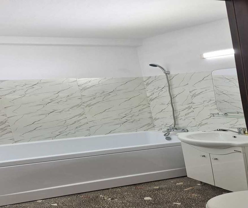 Vand apartament renovat, cu centrala proprie, 2 camere Ferdinand