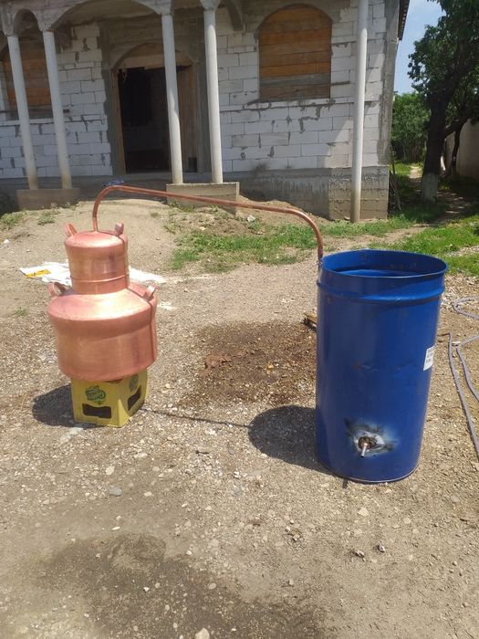 Vând cazan de țuică la 120 de  Litri  cu fundul de 4 mm