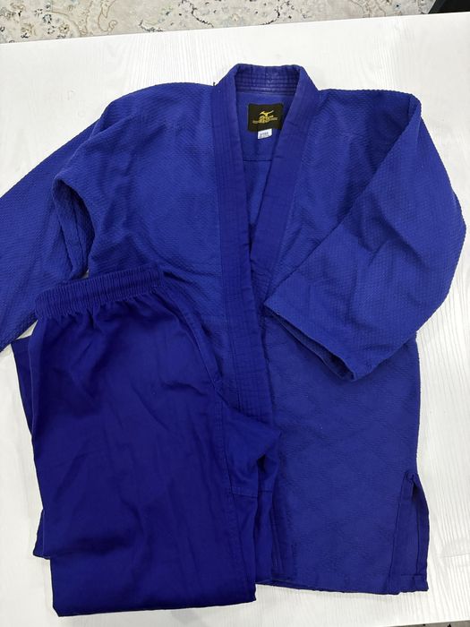 Продам Кимано на рост 160см