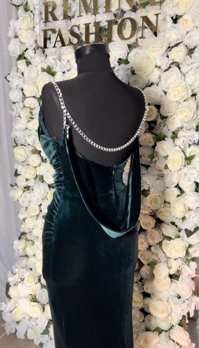 Рокля дълга зелена кадифе