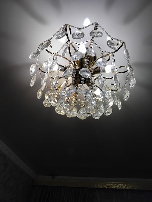 Продам люстры две штуки