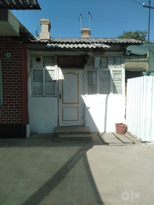 Продаётся дом янгиюл гор 2 ком