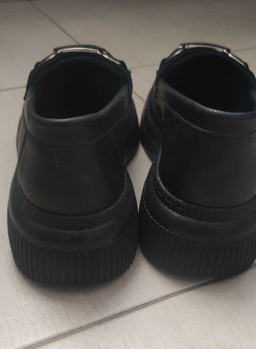 нови лоуфъри в черно с модерен акцент