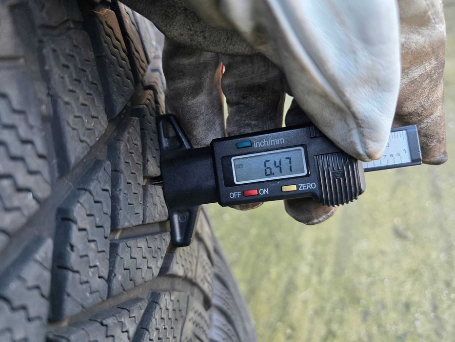 2бр Зимни гуми 255 35 20 - Bridgestone - DOT 2023