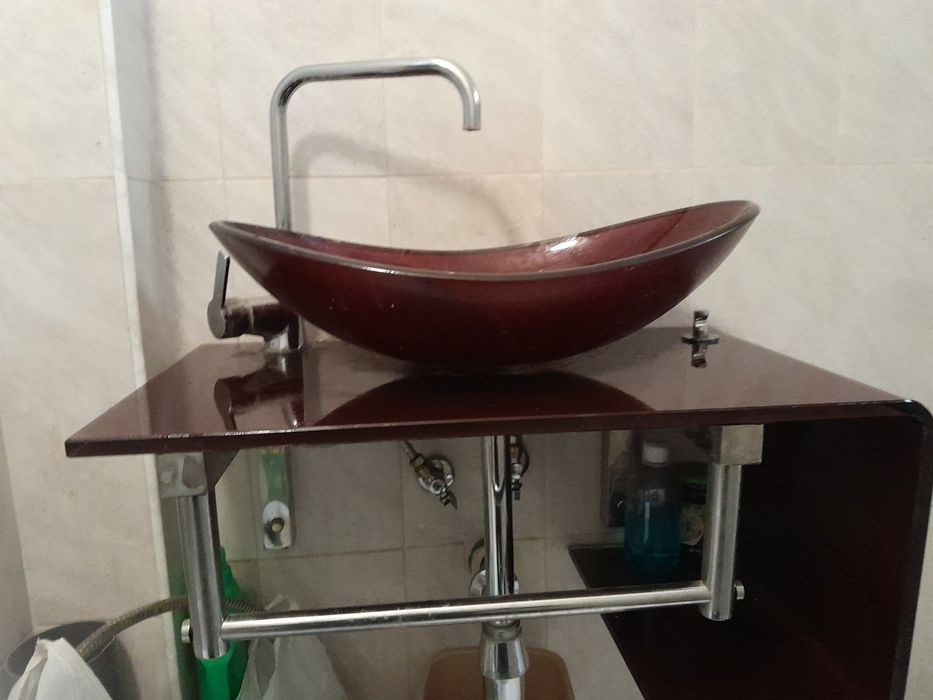 Комплект цветна мивка за баня от масивно стъкло