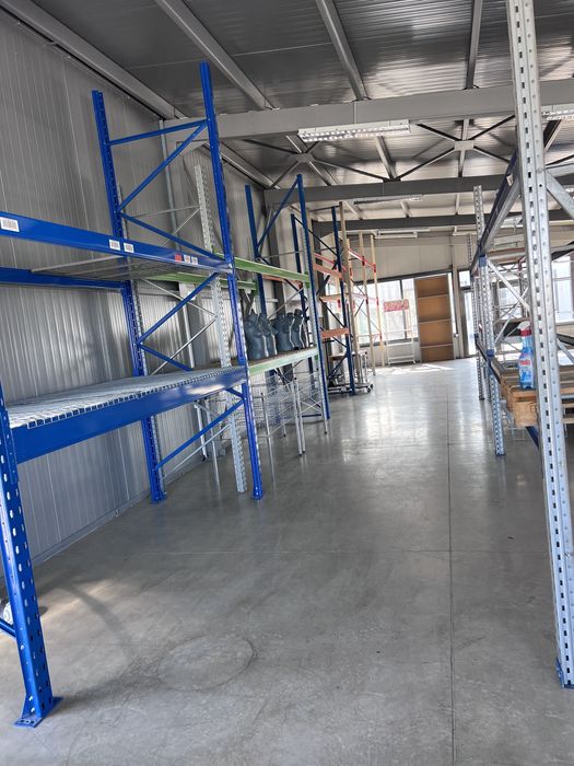 Метални стелажи