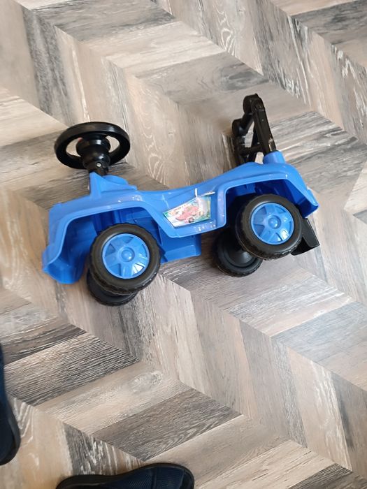 Продам толокар для детей б/у