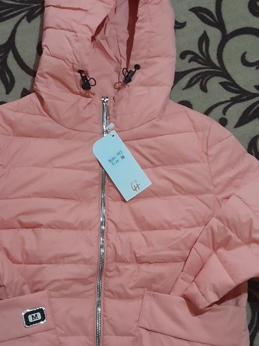 Kurtka sotiladi yangi