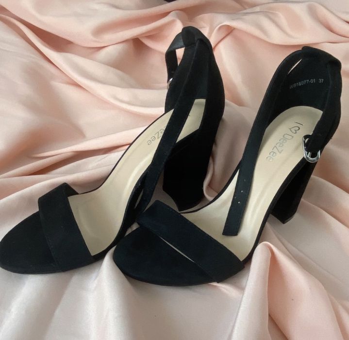 Sandale cu toc negre, mărimea 37, noi