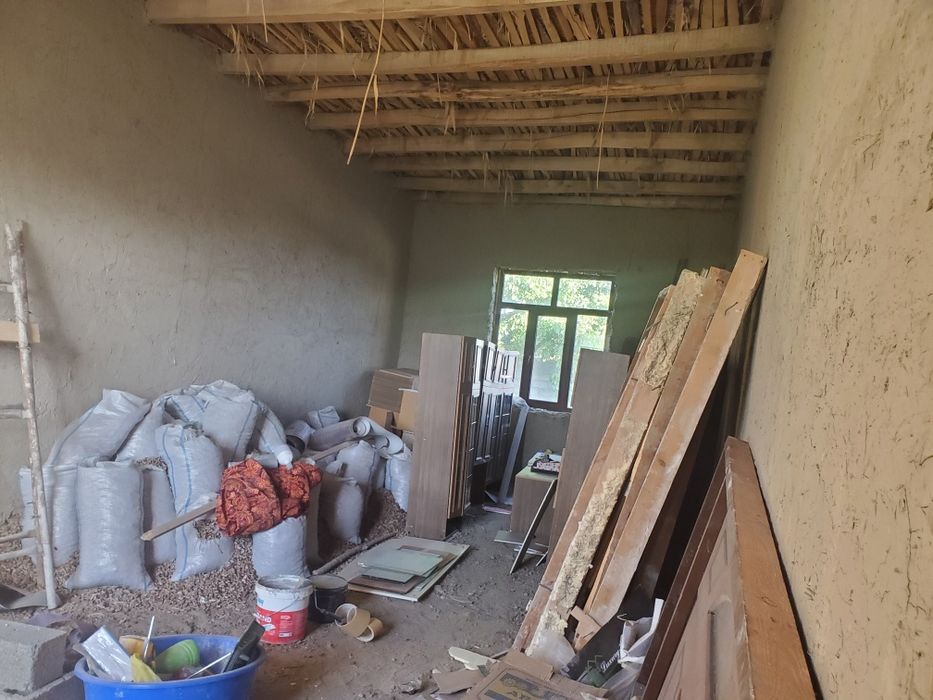 4 xonali uy sotiladi