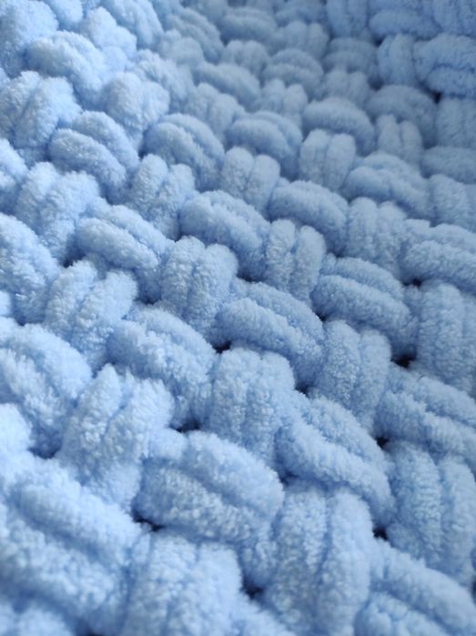 Бебешко одеяло-меко, пухкаво, ръчно плетено