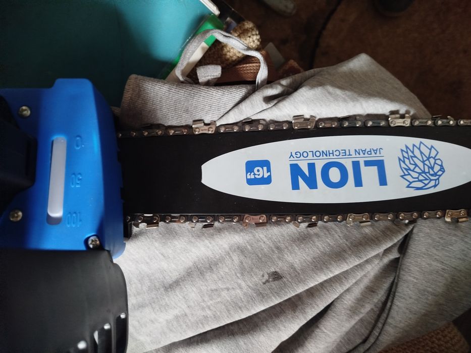 Продается электрическая пила..