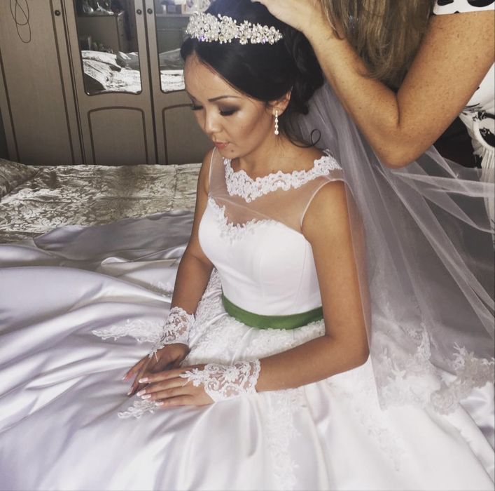 Свадебное платье