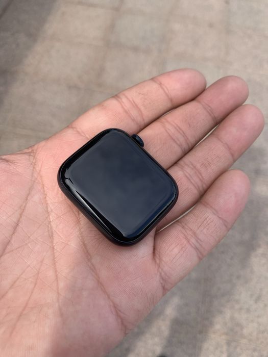 Apple Watch Series 8 45mm GPS Cellular заблокированы на запчасти.