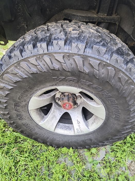 33 12.5 R15 YOKOHAMA GEOLANDER m/t G003