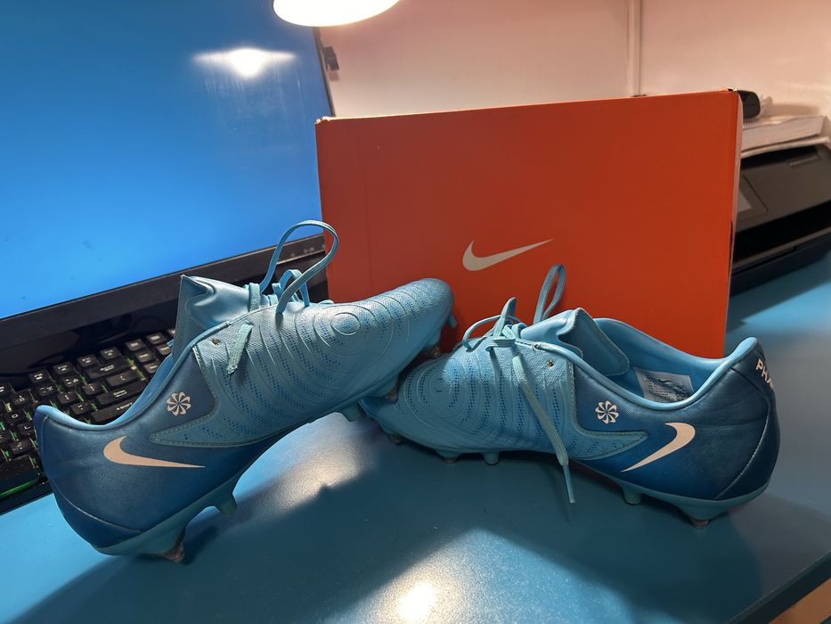 Ghete fotbal nike academy marimea 43