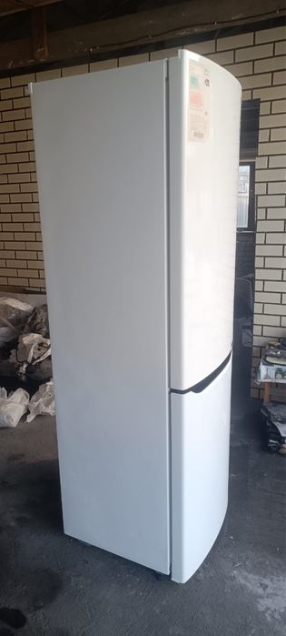Продам холодильник LG
