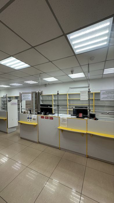 Продается мебель, можно использовать для аптек и магазинов