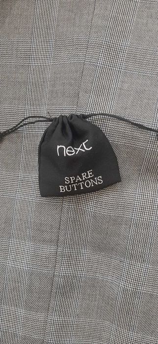 Costum barbati NEXT calitate deosebita-marimea 42R 107 cm-5 lei transp