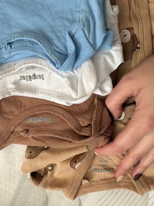 Запазени и нови бебешки дрешки