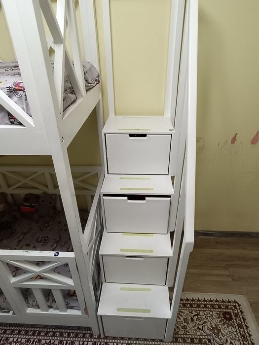 Двухъярусная кровать детская