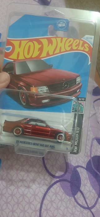 Vând 4 machete Hotwheels Mercedes 560 AMG