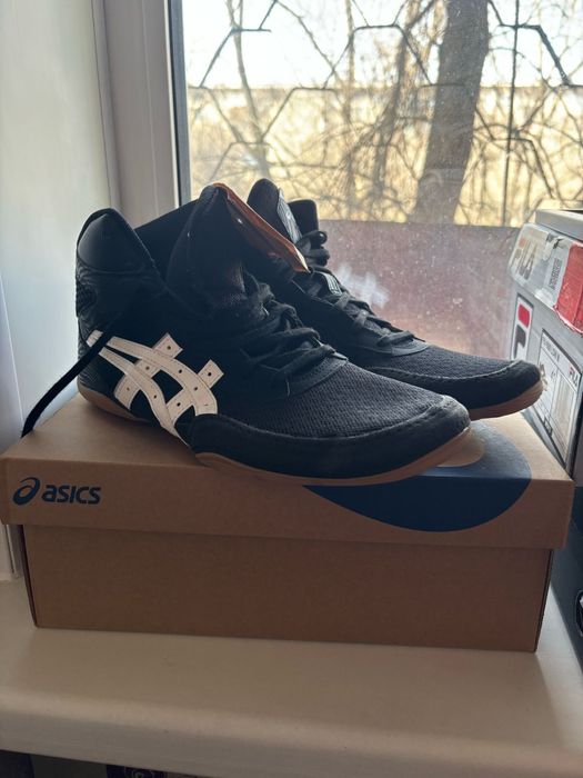 Борцовки. Asics 41 размер, Clinch 42