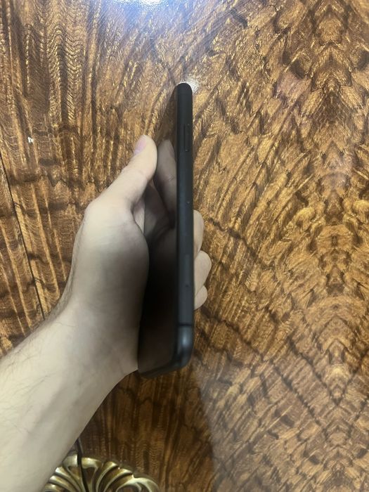 Продам IPhone 11 64gb
