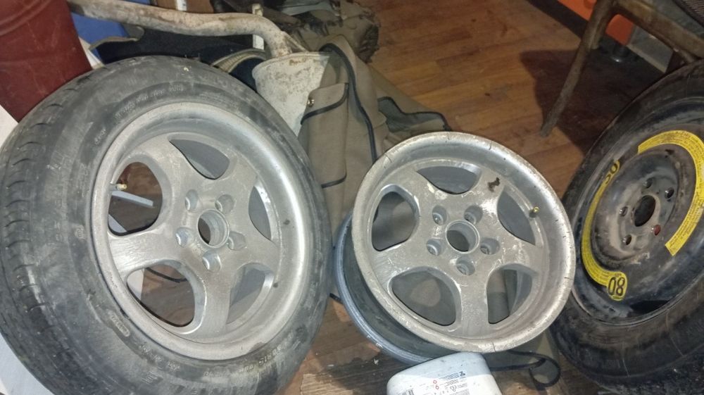 Запчасти на     примера и мерс 124 102 двиг