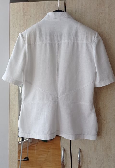 Стилен костюм от 100% лен, нов, размер L, цена 23 евро/45 лв